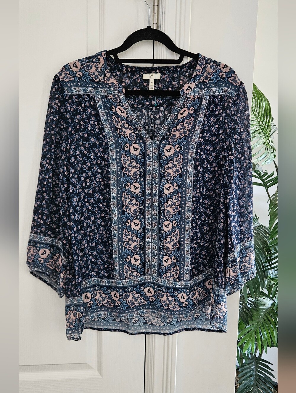 Silk Joie Women's Navy Blue Floral V-Neck Boho Blouse